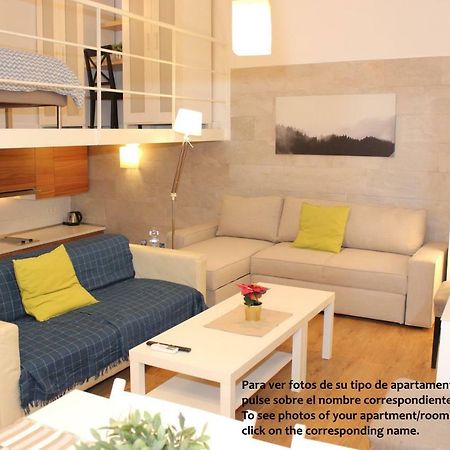Apartamentos Clavero Малага Экстерьер фото
