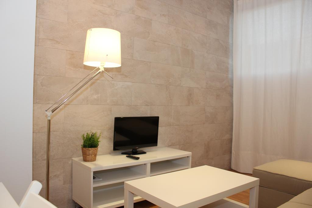 Apartamentos Clavero Малага Номер фото