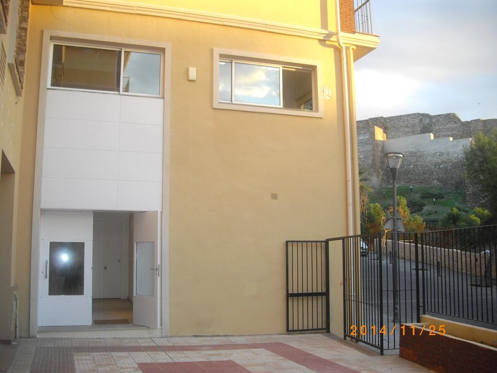 Apartamentos Clavero Малага Экстерьер фото