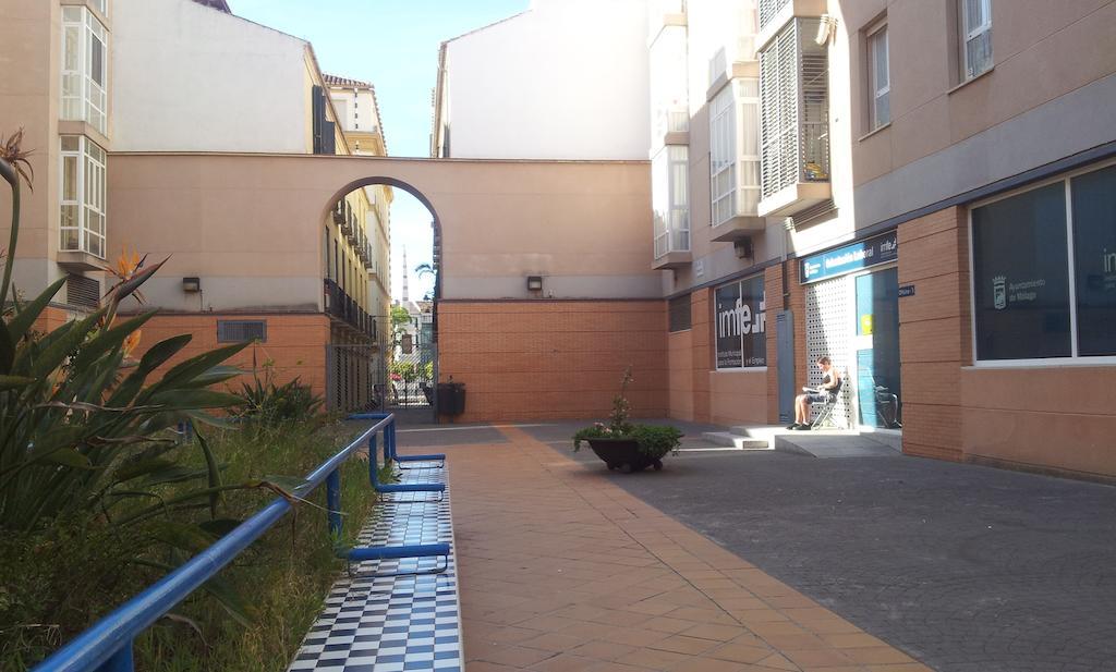 Apartamentos Clavero Малага Экстерьер фото