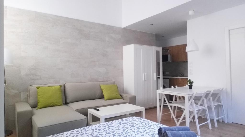 Apartamentos Clavero Малага Экстерьер фото