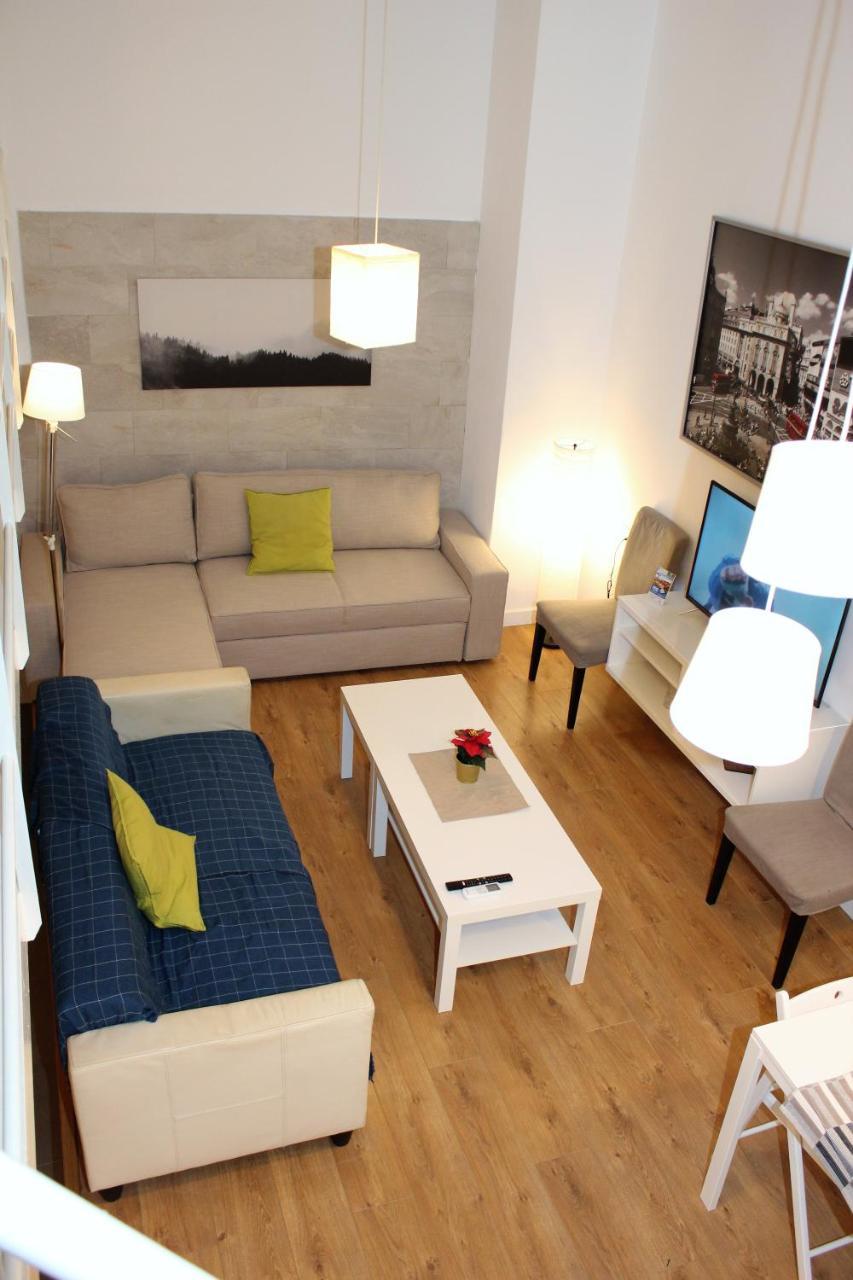 Apartamentos Clavero Малага Экстерьер фото