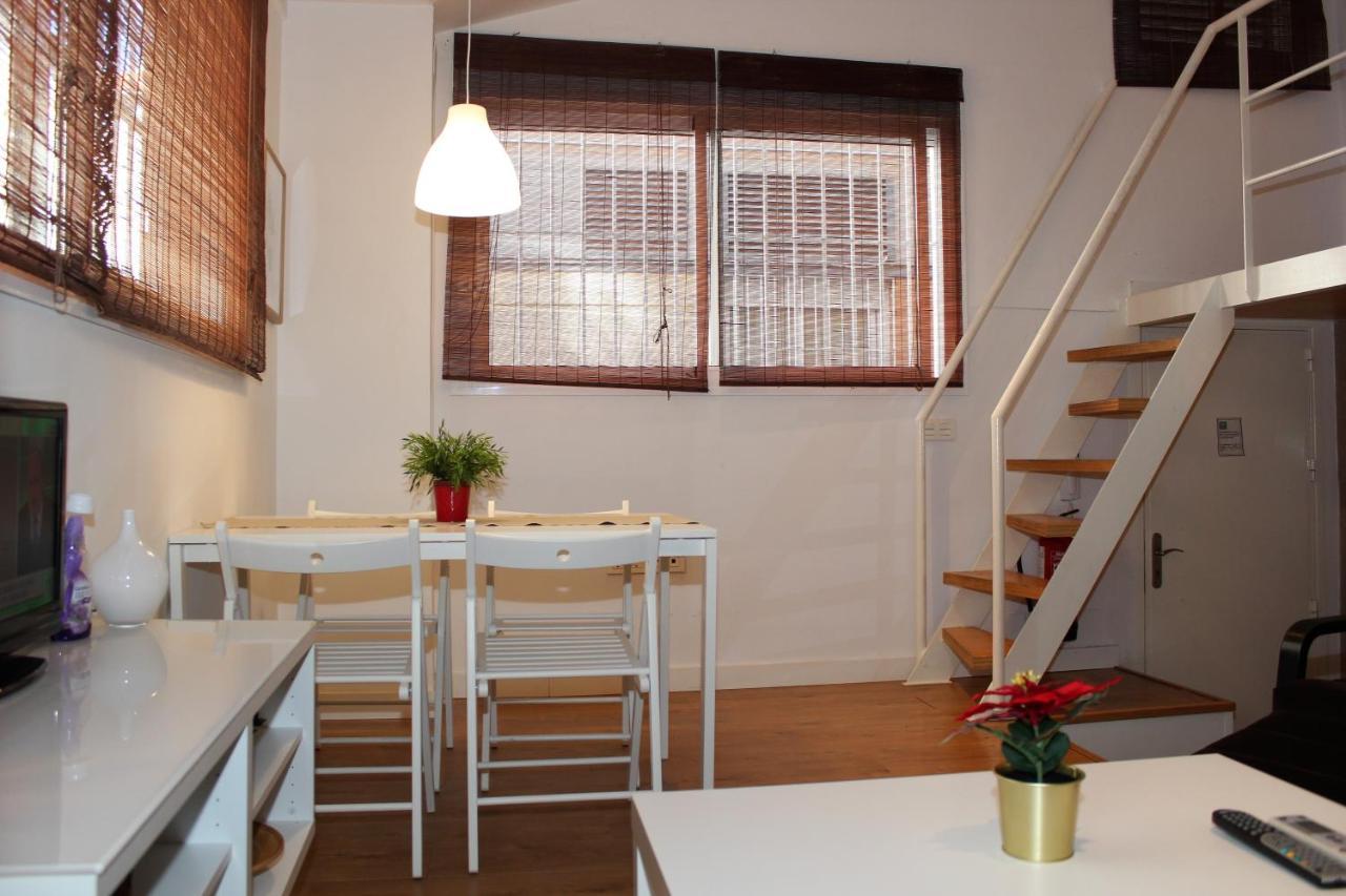 Apartamentos Clavero Малага Экстерьер фото