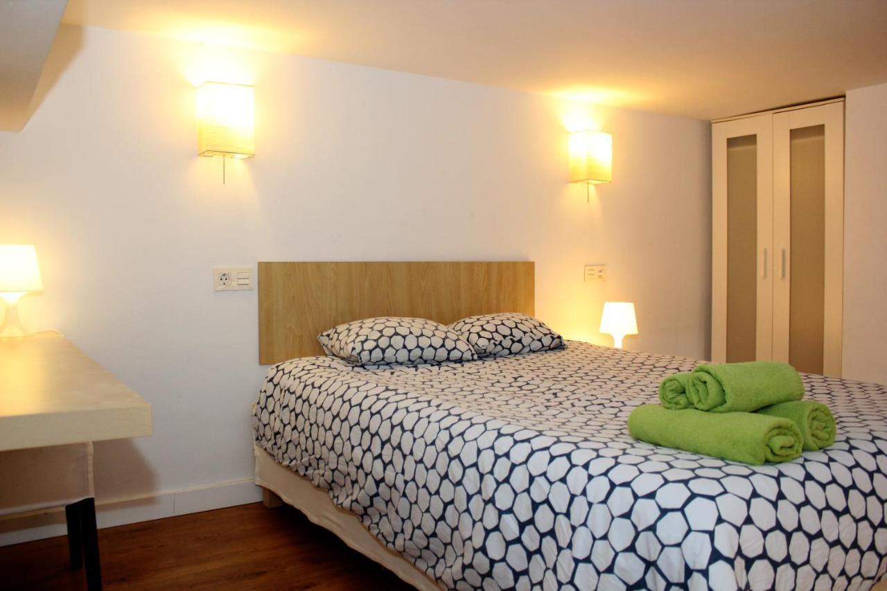 Apartamentos Clavero Малага Экстерьер фото