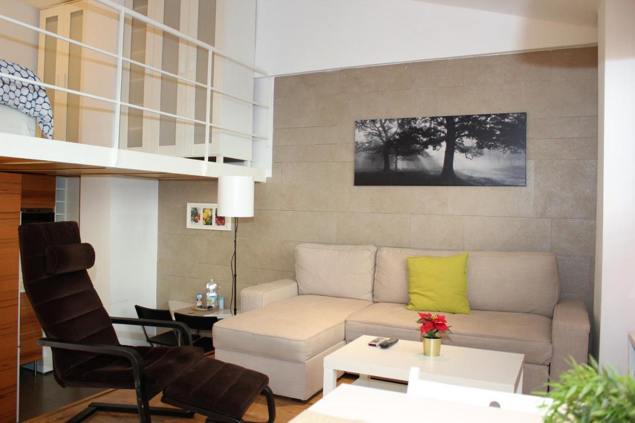 Apartamentos Clavero Малага Экстерьер фото