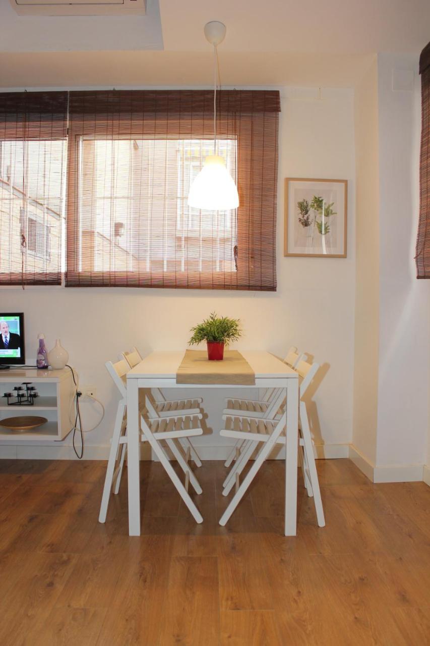 Apartamentos Clavero Малага Экстерьер фото