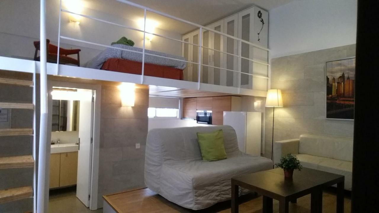 Apartamentos Clavero Малага Экстерьер фото