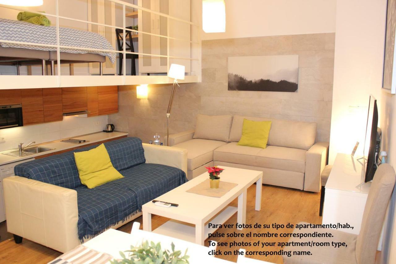 Apartamentos Clavero Малага Экстерьер фото