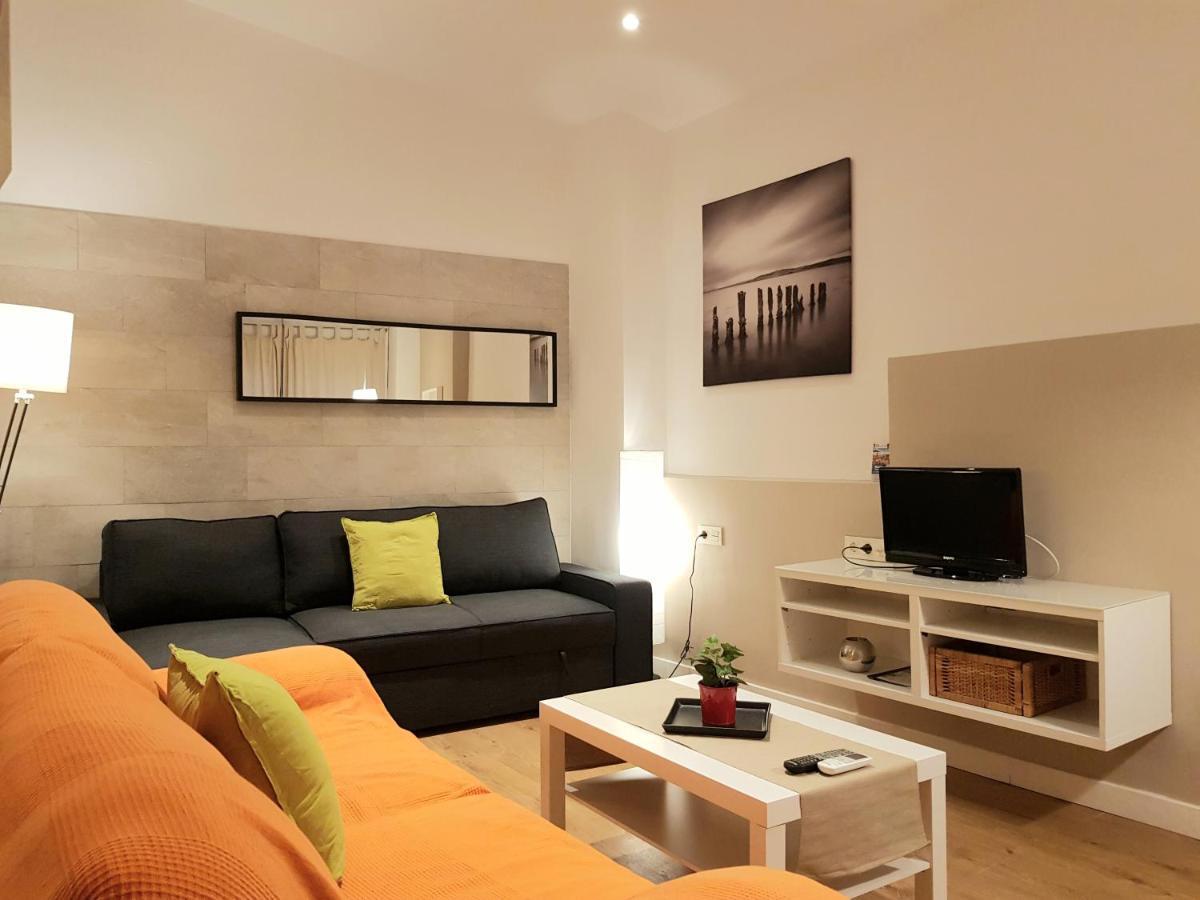 Apartamentos Clavero Малага Экстерьер фото